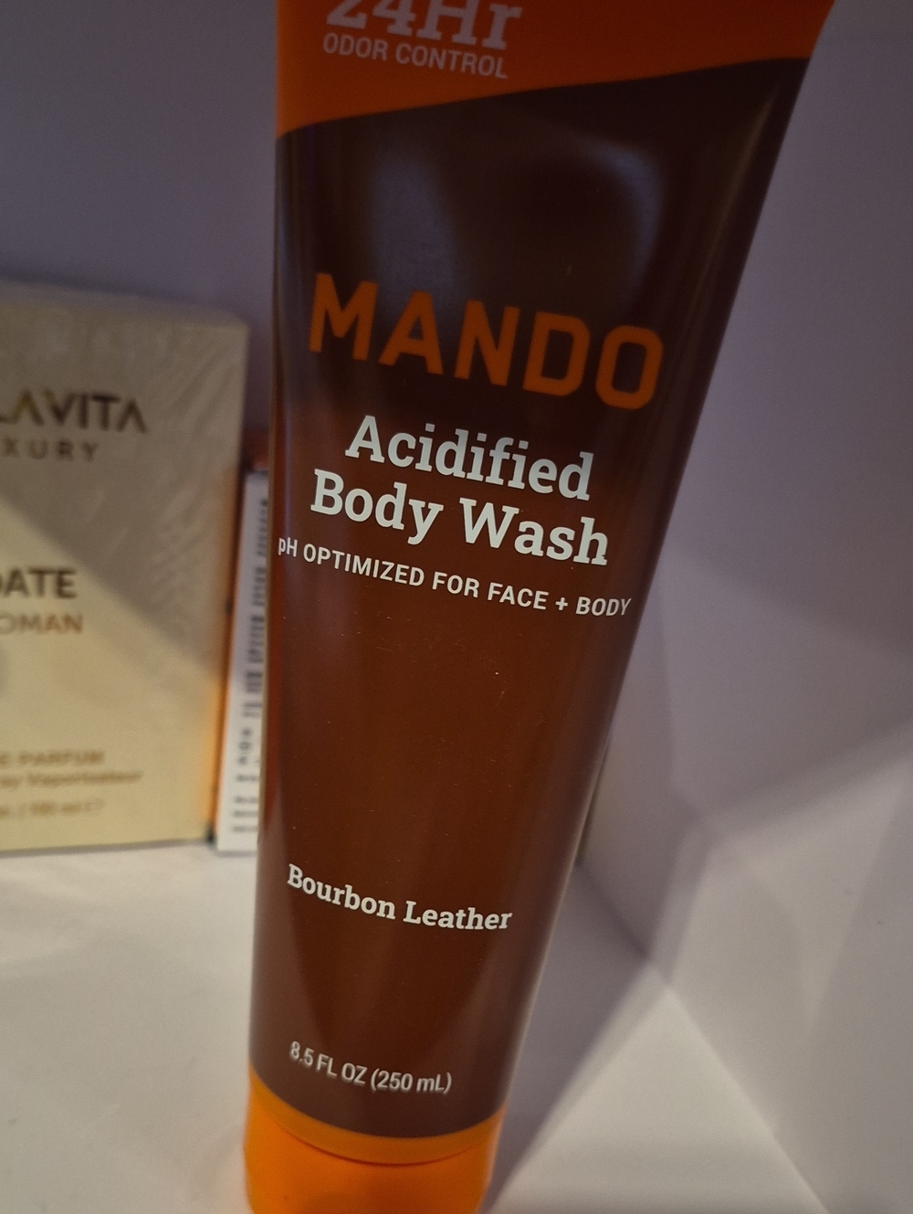 Bourbon Leather Acidified Body Wash - Mando Nwt